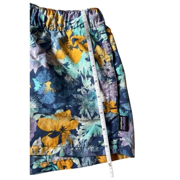 Patagonia womens XS tropical floral shorts 12” waist w/stretch - Picture 8 of 8